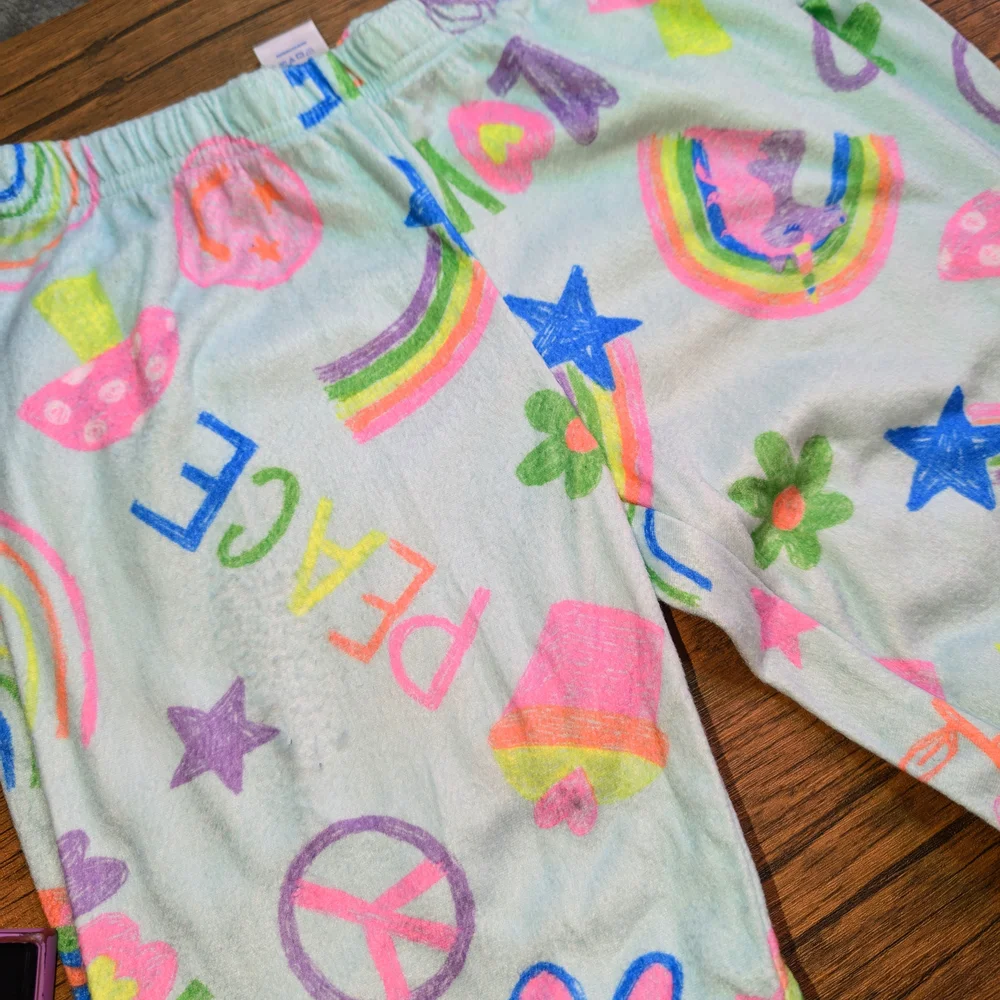 Girls Pajama Set Multicolor Peace Love Graphic  7‎ 8